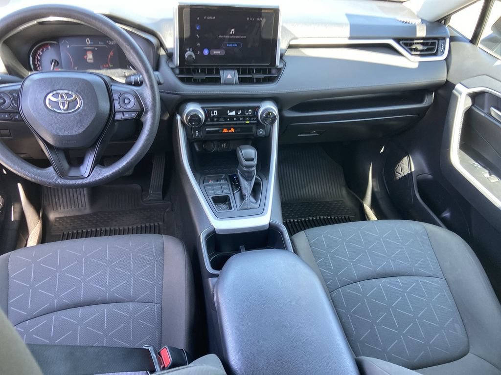 Used 2024 Toyota RAV4 XLE AWD/4WD image 15
