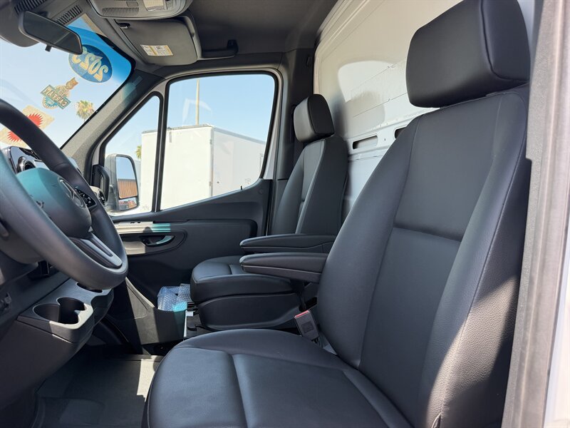 Used 2023 Mercedes-Benz Sprinter 3500 image 9