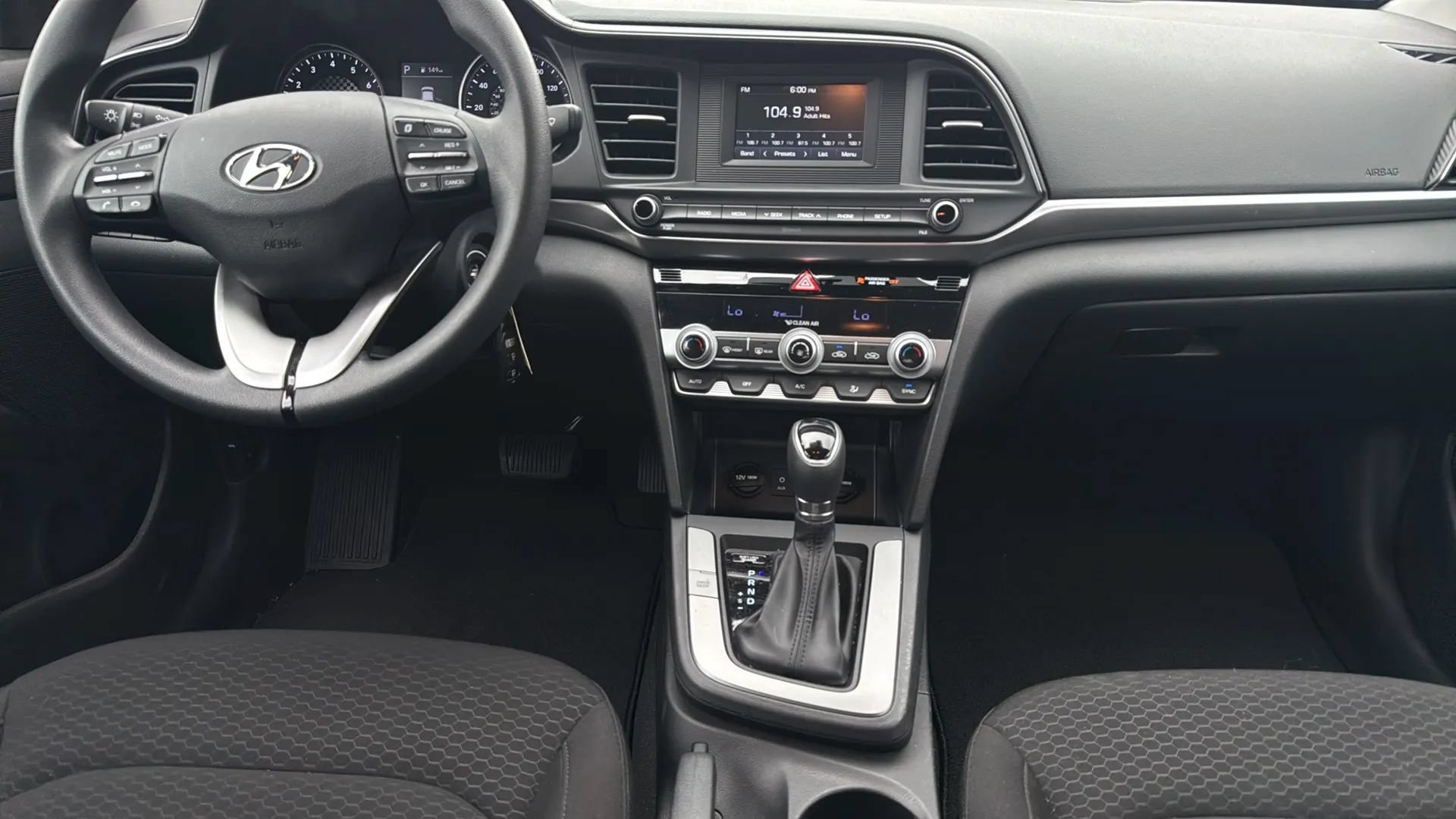 Used 2020 Hyundai Elantra SE w/ Cargo Package (C1) FWD image 17