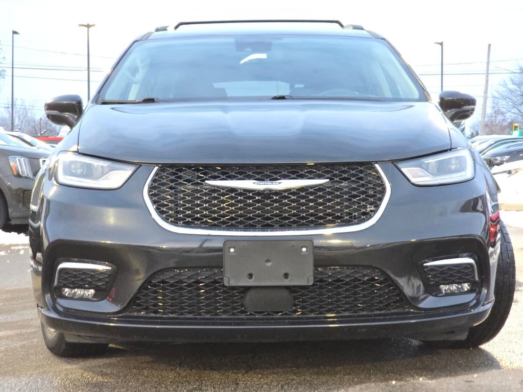 Used 2022 Chrysler Pacifica Touring-L image 13