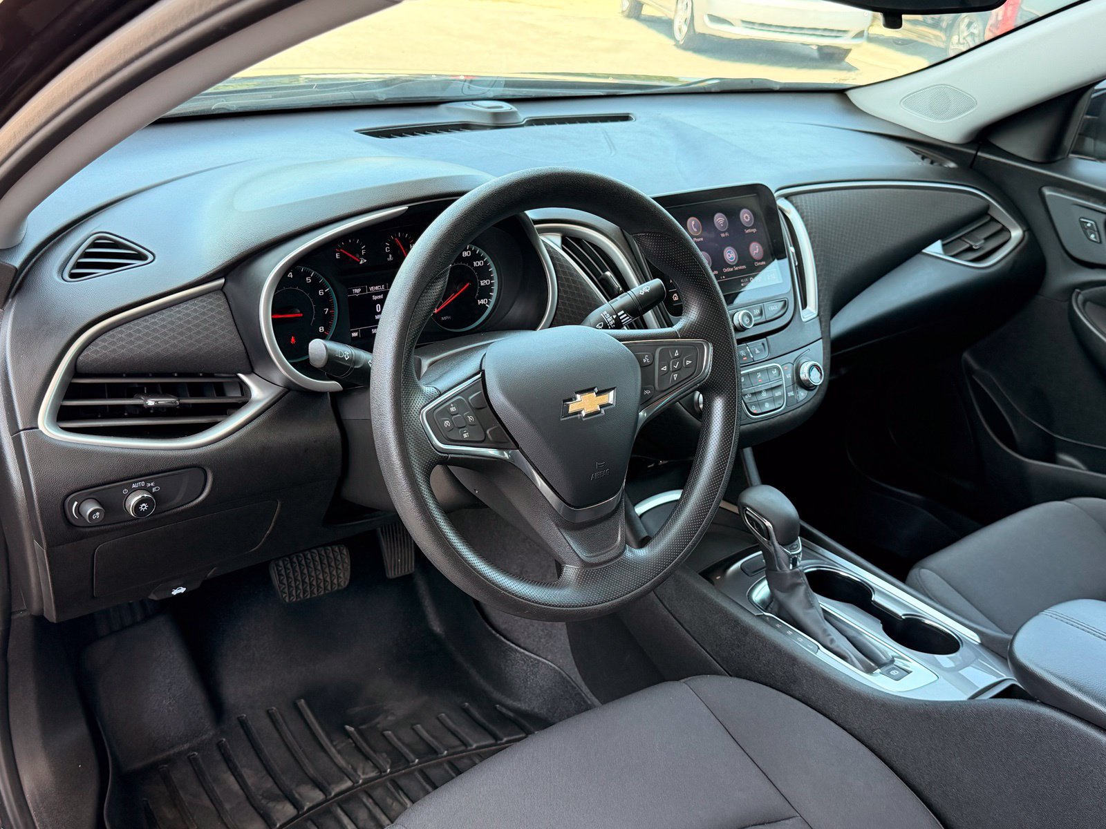 Used 2022 Chevrolet Malibu LT FWD image 15