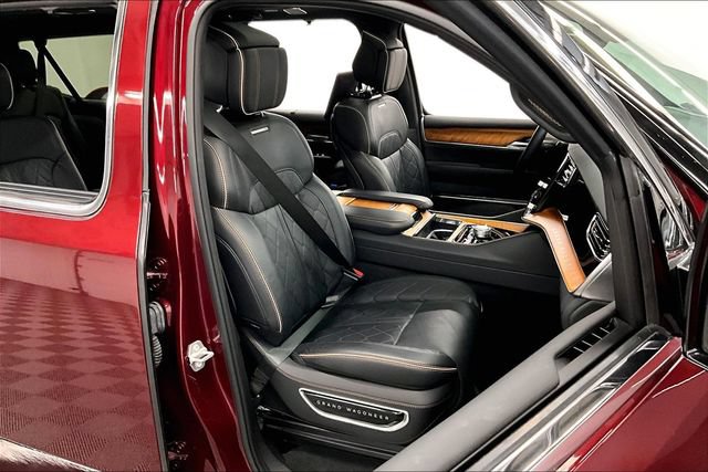 Used 2025 Jeep Grand Wagoneer L Series III w/ Rear-Seat Entertainment Group AWD/4WD image 8