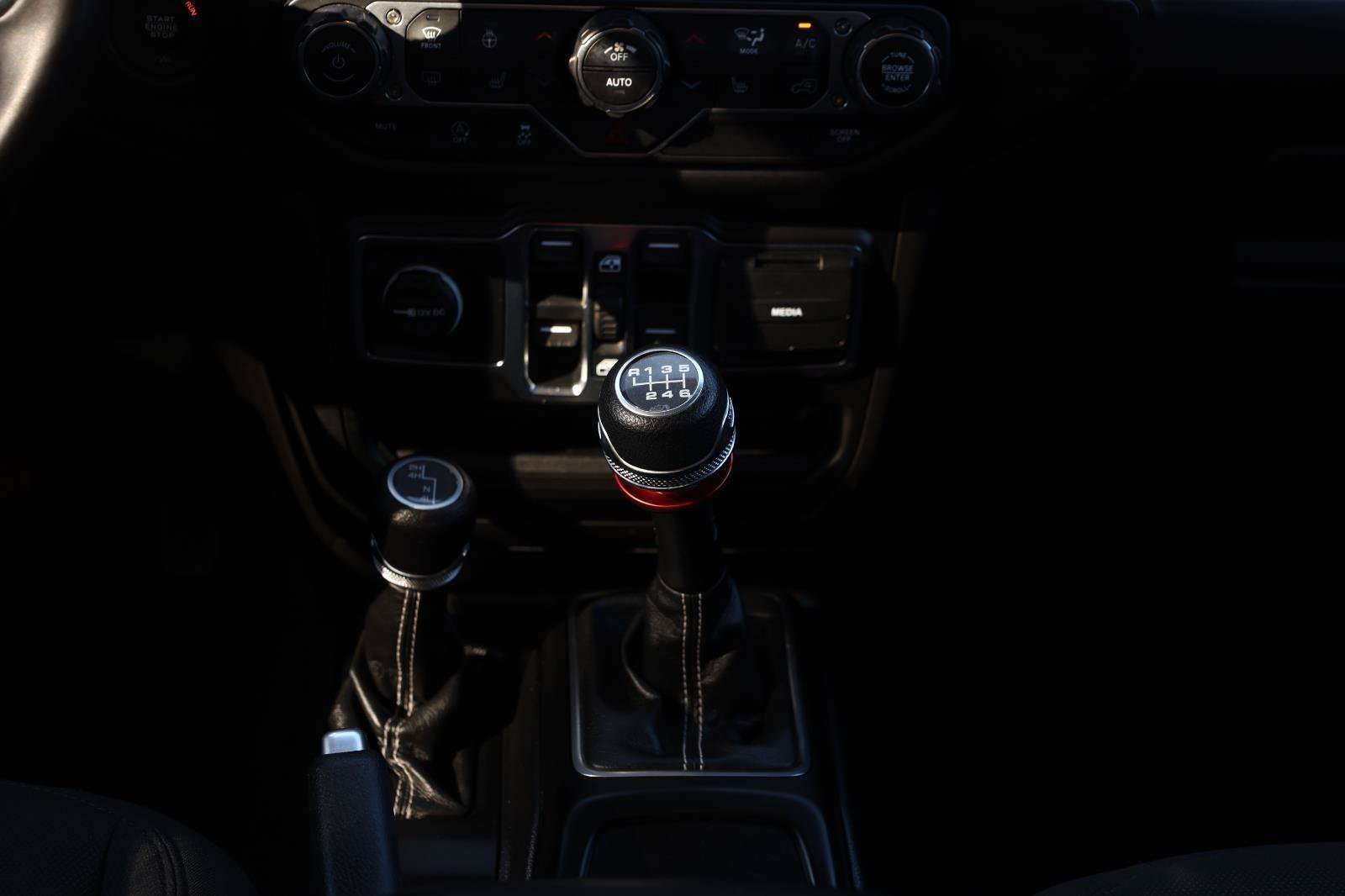Used 2020 Jeep Wrangler Unlimited Sahara w/ Cold Weather Group AWD/4WD image 26
