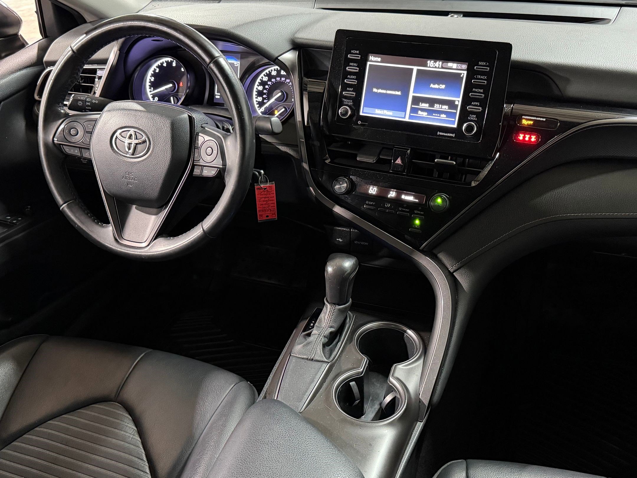 Used 2021 Toyota Camry SE image 35