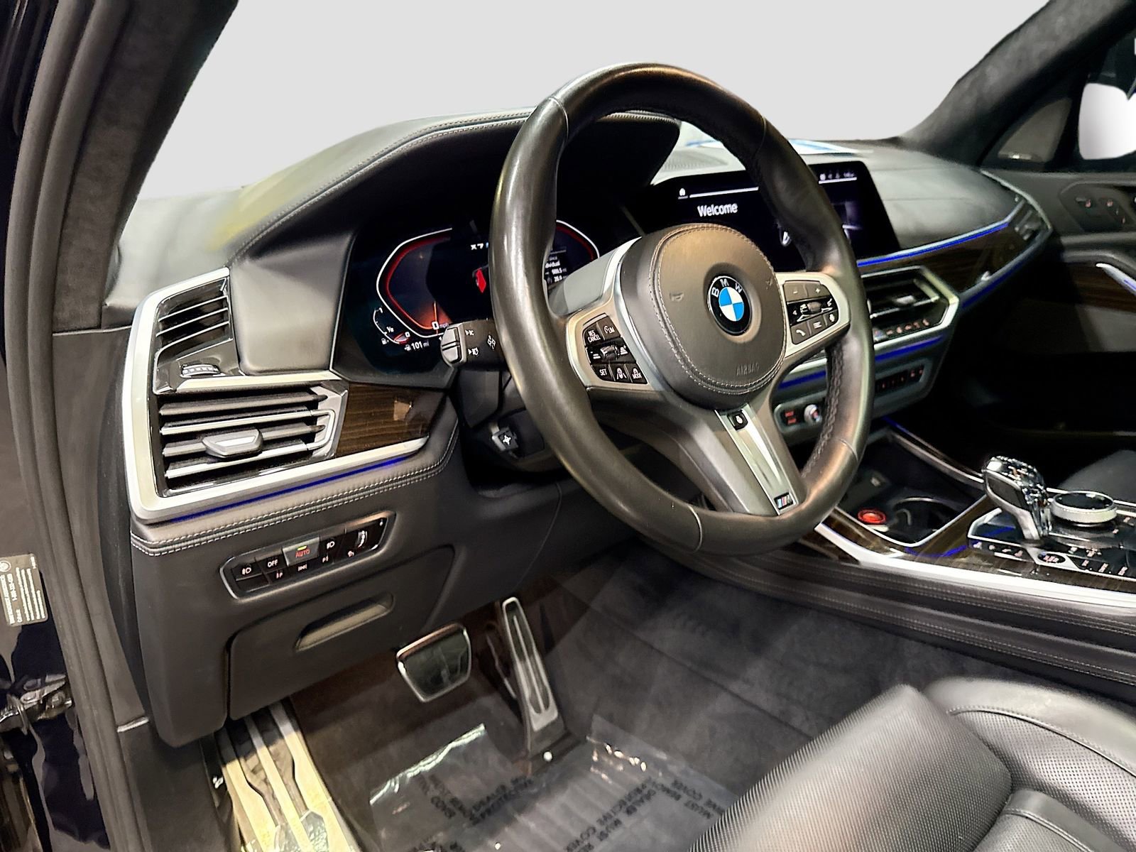 Used 2020 BMW X7 M50i w/ Dynamic Handling Package image 11