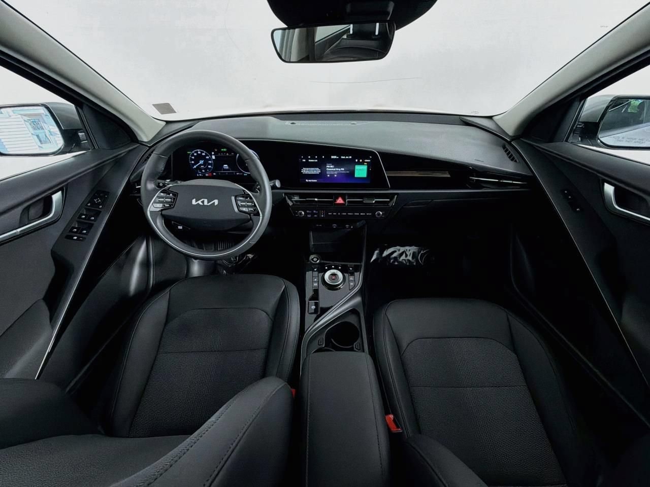 Used 2025 Kia Niro Wind w/ Wind Preserve Package FWD image 10
