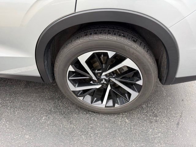 Used 2022 Mitsubishi Outlander SE image 6