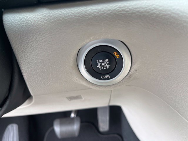 Used 2023 Chrysler Pacifica Touring-L FWD image 22
