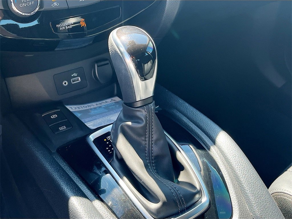 Used 2022 Nissan Rogue Sport SL w/ Premium Package image 16