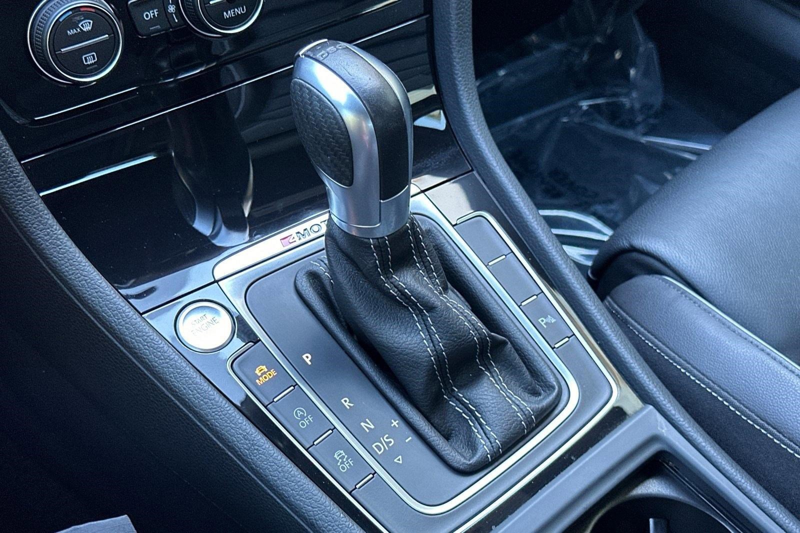 Used 2019 Volkswagen Golf R 4-Door image 17