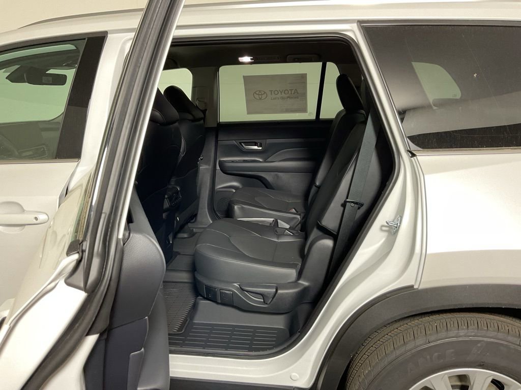 New 2026 Toyota Grand Highlander XLE AWD/4WD image 33