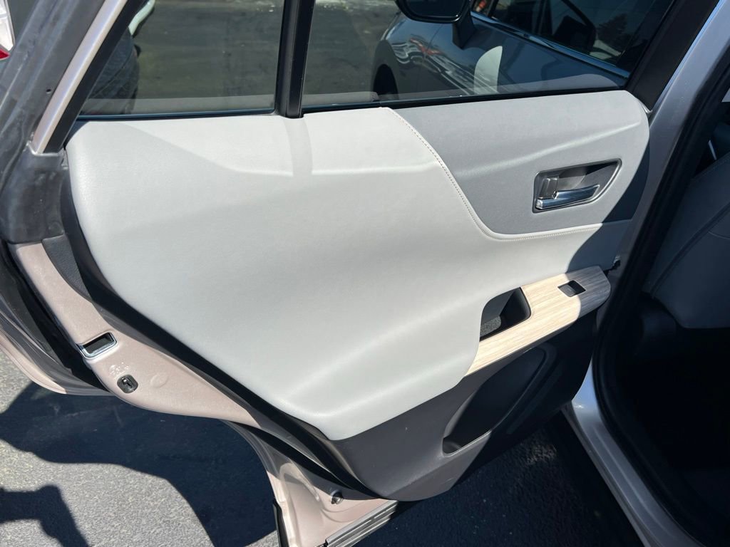 Used 2022 Toyota Venza XLE AWD/4WD image 14