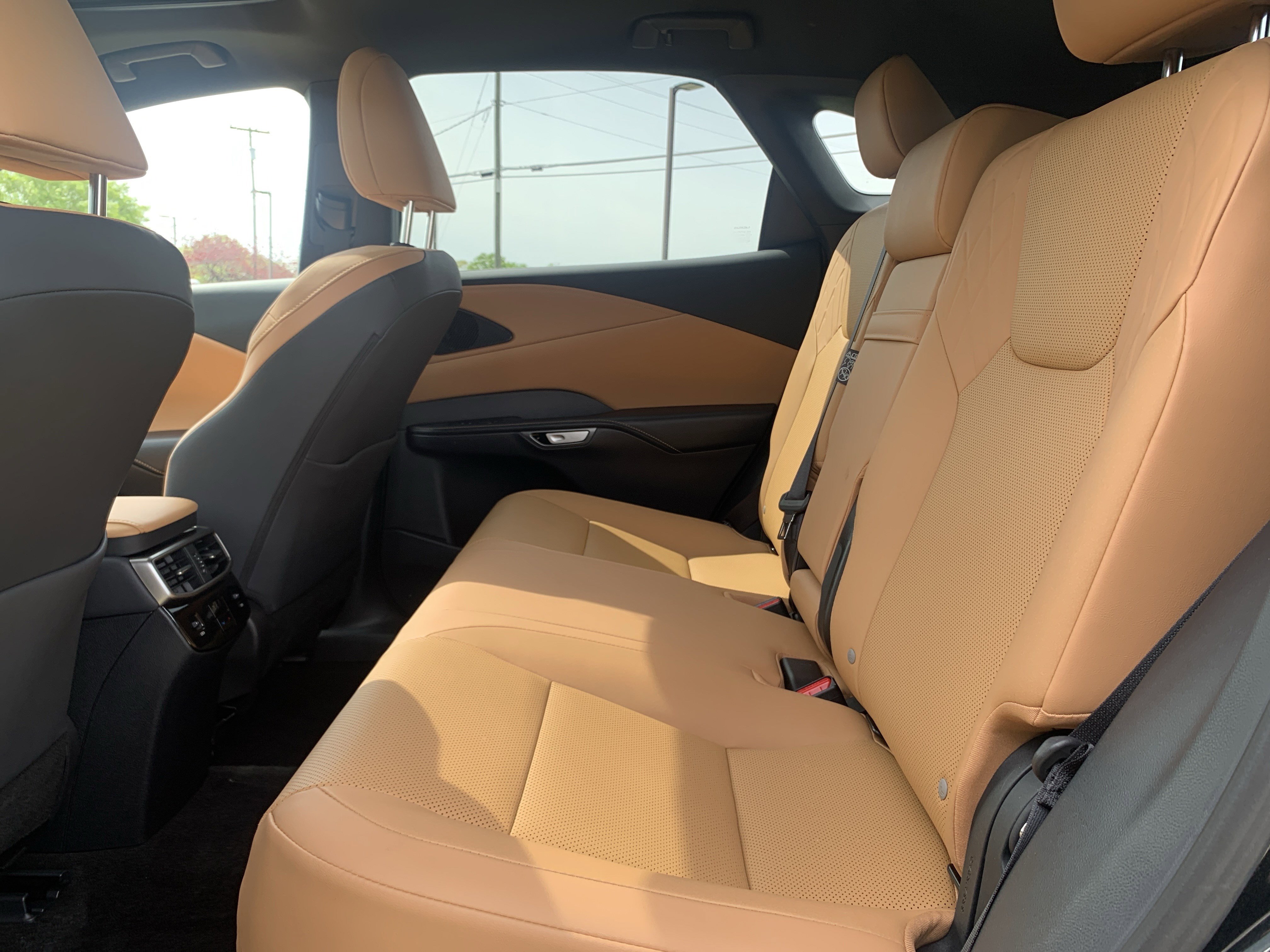 Certified 2025 Lexus RX 350 Premium w/ Accessory Package (Z1) image 32