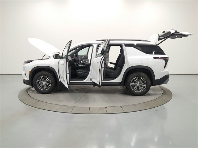 Used 2025 Chevrolet Traverse LT w/ LPO, Floor Liner Package image 12