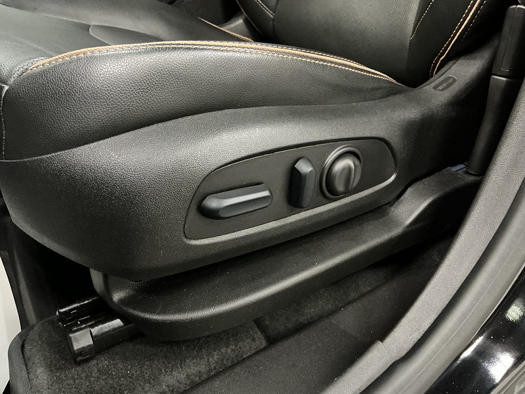Used 2024 GMC Terrain AT4 w/ LPO, Floor Liner Package AWD/4WD image 23