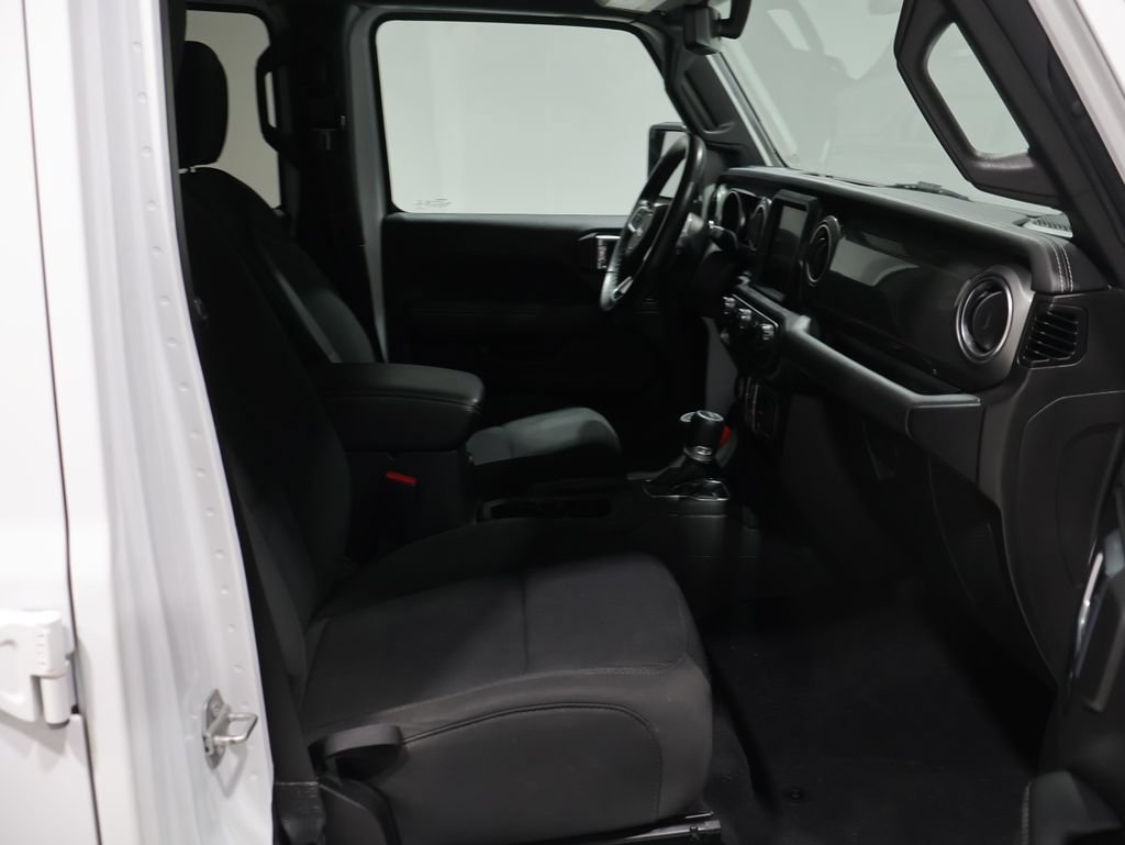 Used 2021 Jeep Gladiator Overland AWD/4WD image 18