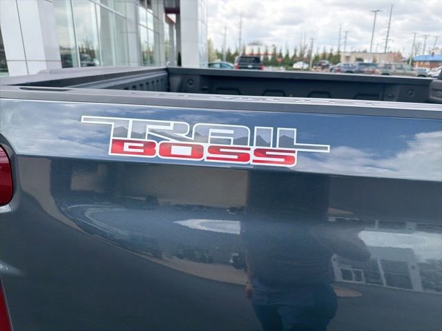 Used 2021 Chevrolet Silverado 1500 LT Trail Boss w/ Convenience Package II image 9