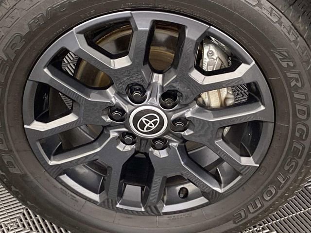 Used 2024 Toyota Tundra Platinum AWD/4WD image 29