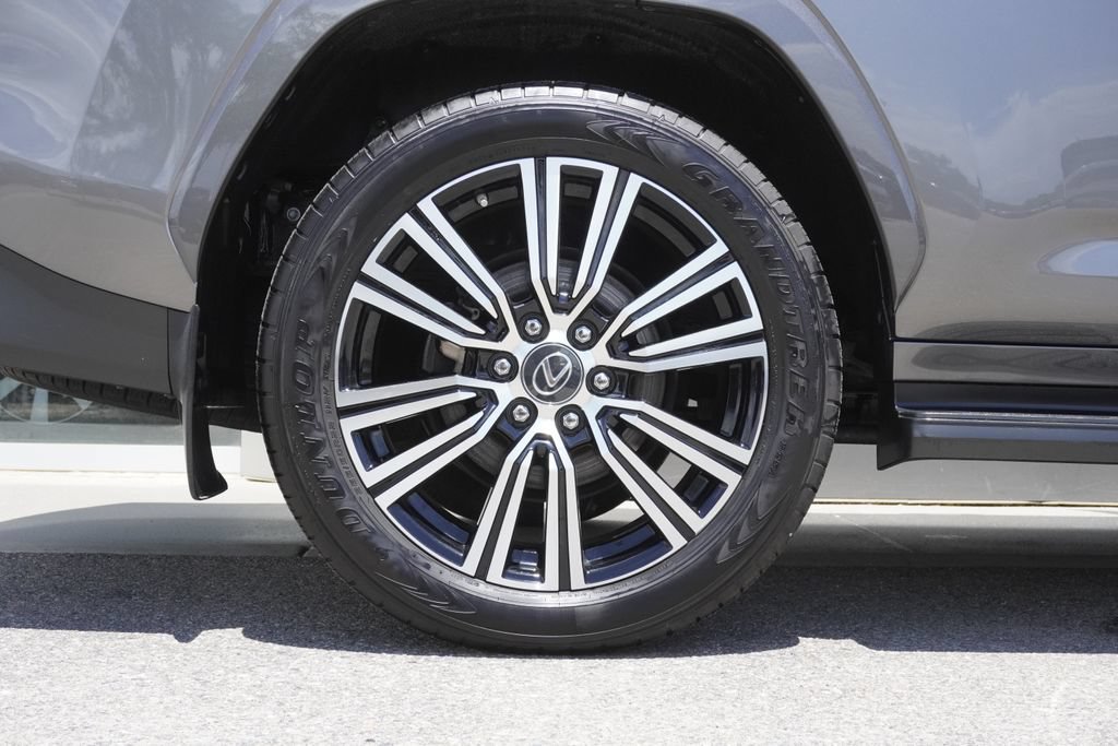 Used 2023 Lexus LX 600 4WD w/ Appearance Package image 34