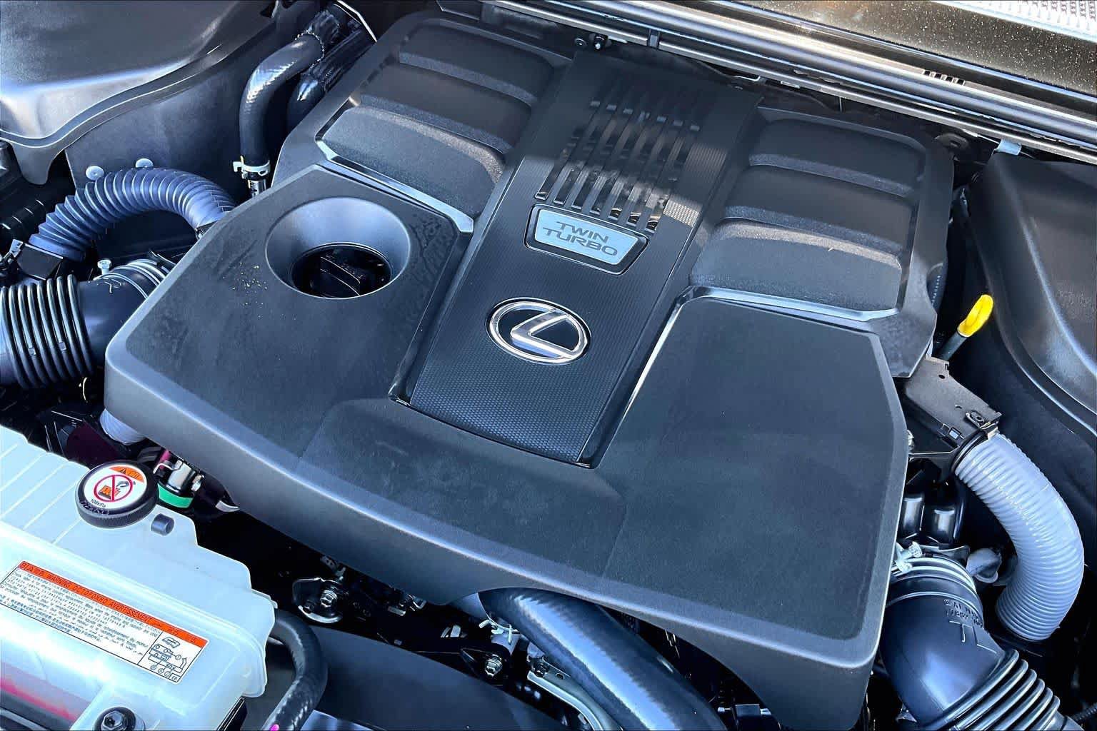 Used 2024 Lexus GX 550 w/ Accessory Package (Z1) AWD/4WD image 31