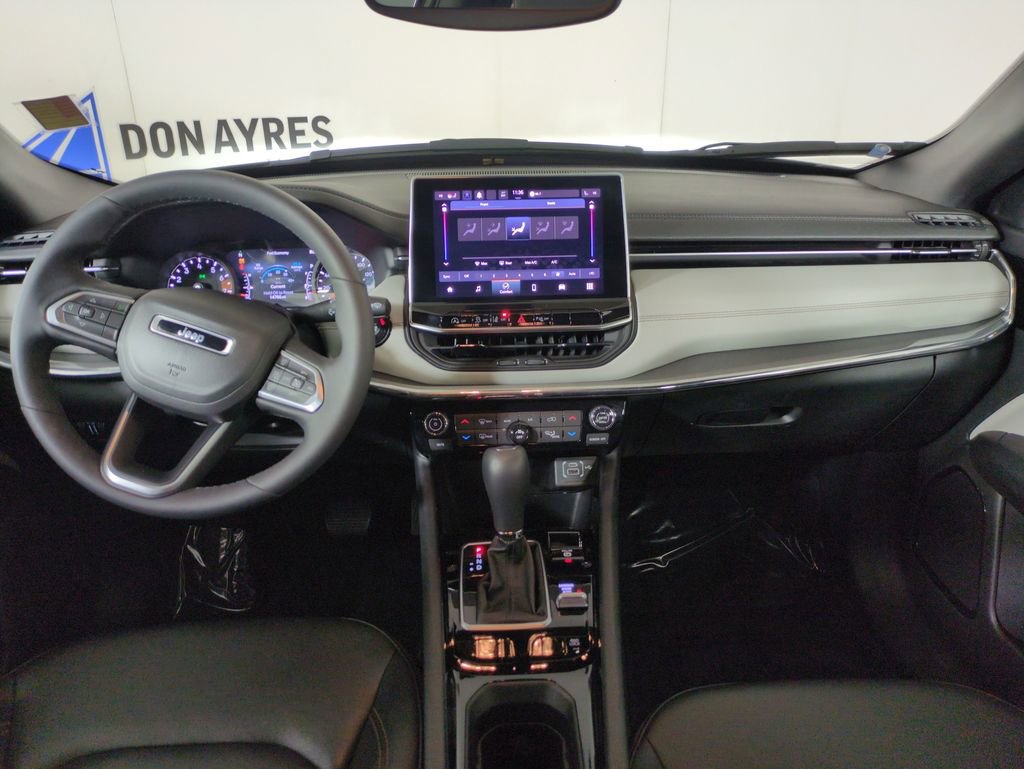 Used 2024 Jeep Compass Limited image 15