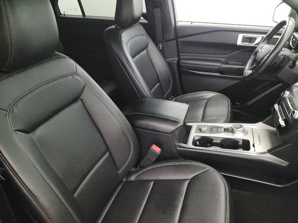 Used 2020 Ford Explorer XLT w/ Equipment Group 202A AWD/4WD image 21