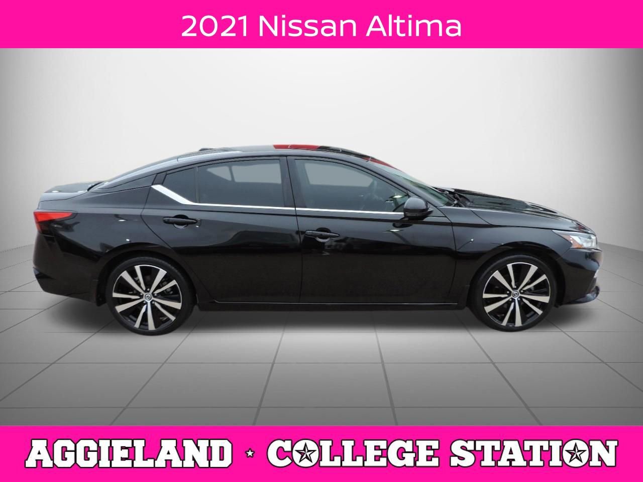 Used 2021 Nissan Altima 2.5 SR w/ SR Premium Package FWD image 2