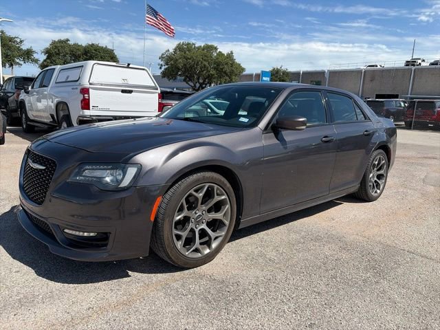 Used 2018 Chrysler 300 S w/ Safetytec Plus Group RWD image 2