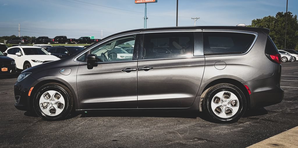 Used 2017 Chrysler Pacifica Touring Plus FWD image 20