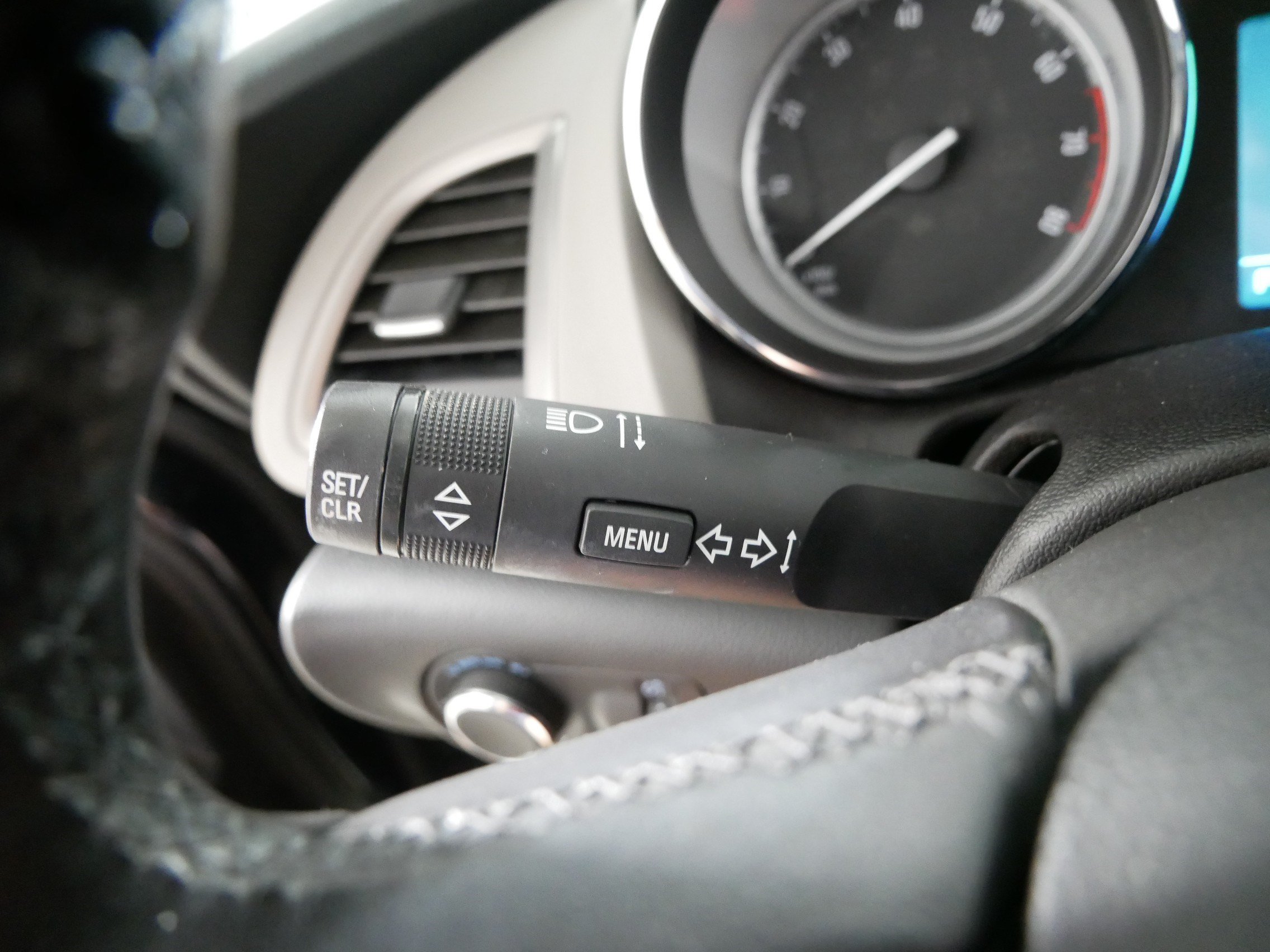 Used 2015 Buick Verano w/ Comfort Package FWD image 31
