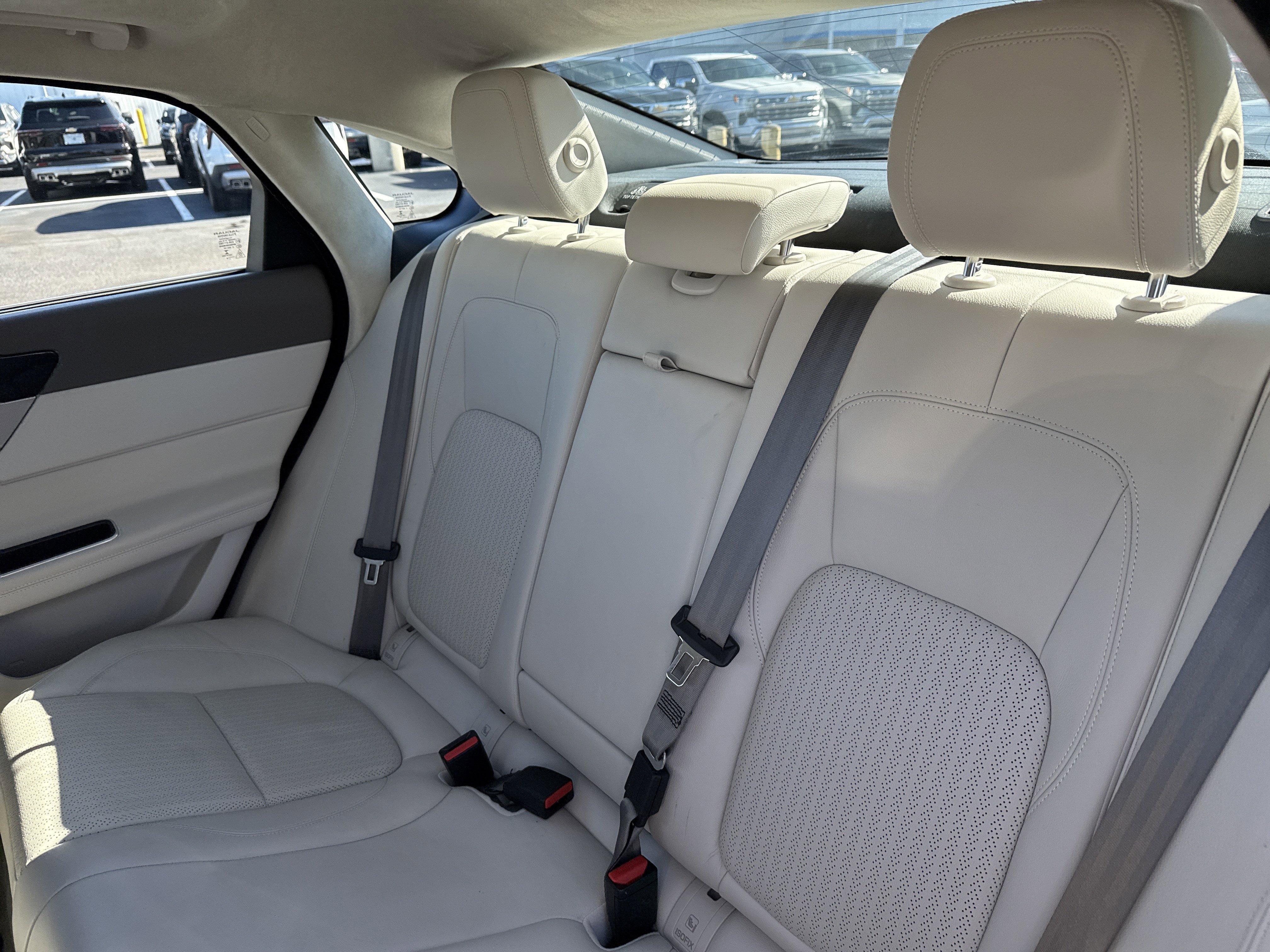 Used 2020 Jaguar XF Prestige image 13