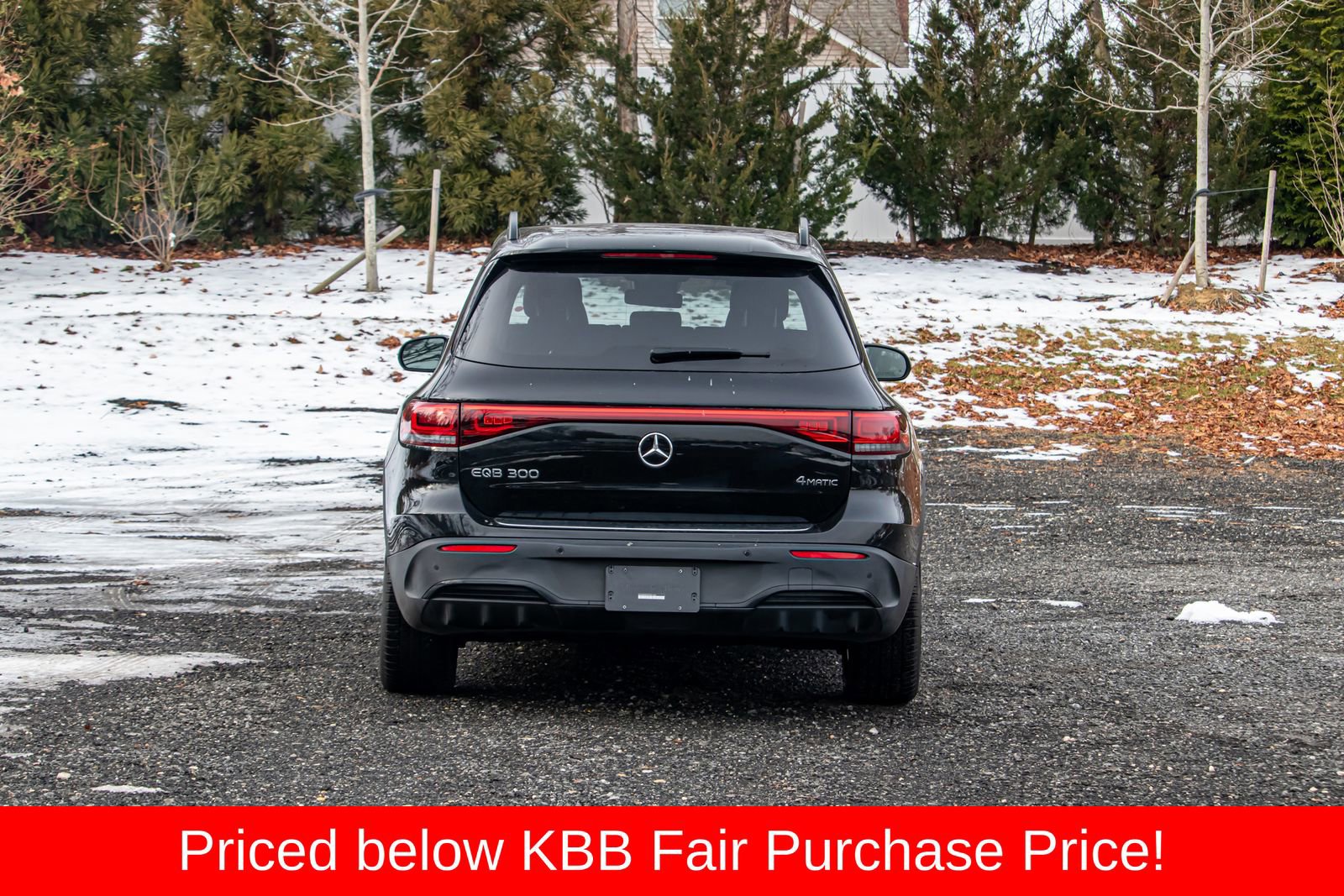 Used 2023 Mercedes-Benz EQB 300 4MATIC w/ AMG Night Package image 7