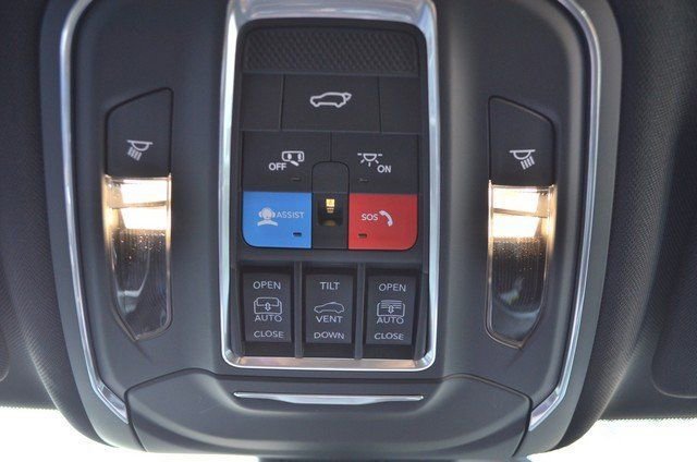 New 2025 Jeep Grand Cherokee Limited image 32