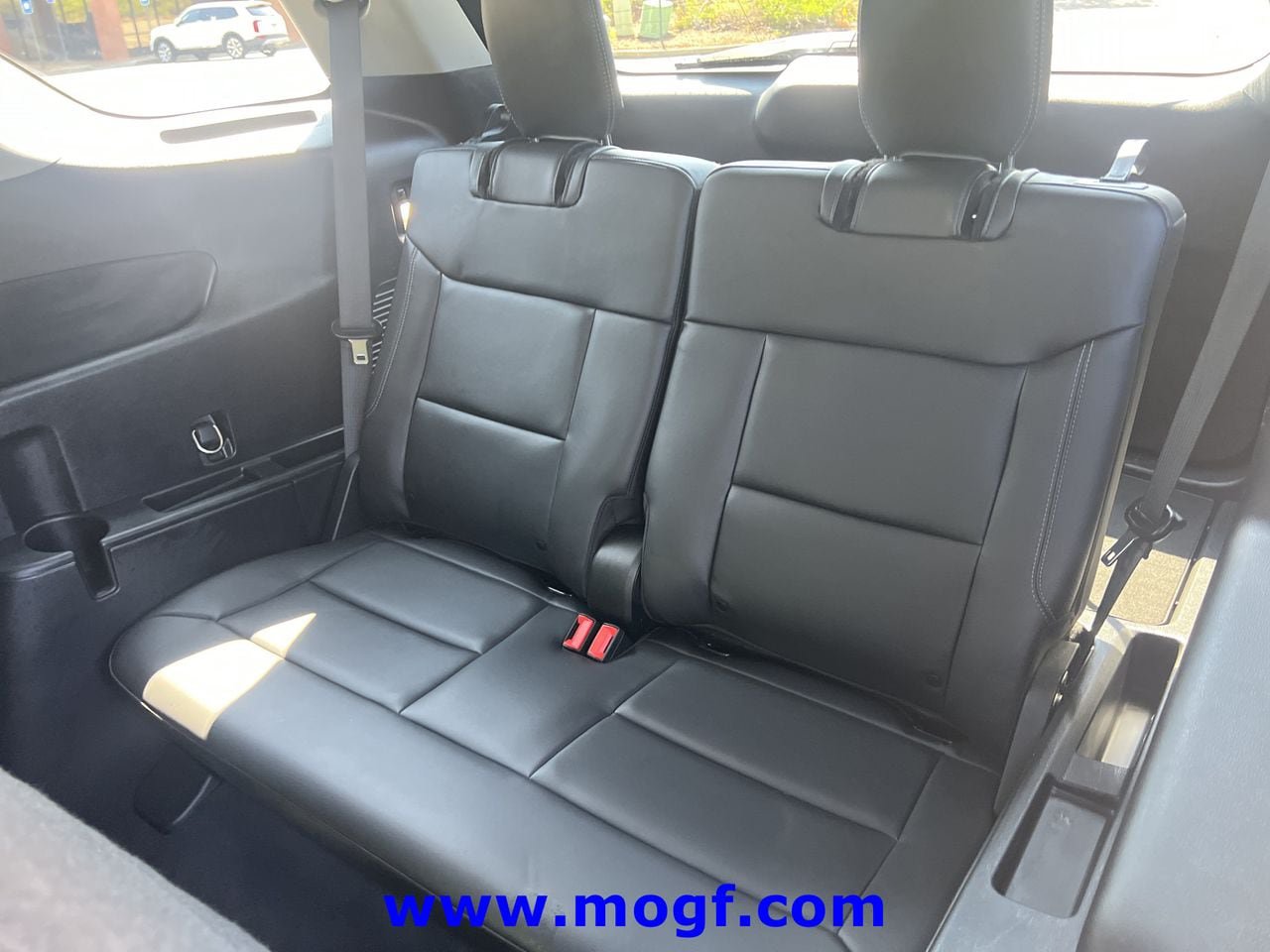 Used 2022 Ford Explorer XLT w/ Equipment Group 202A AWD/4WD image 23
