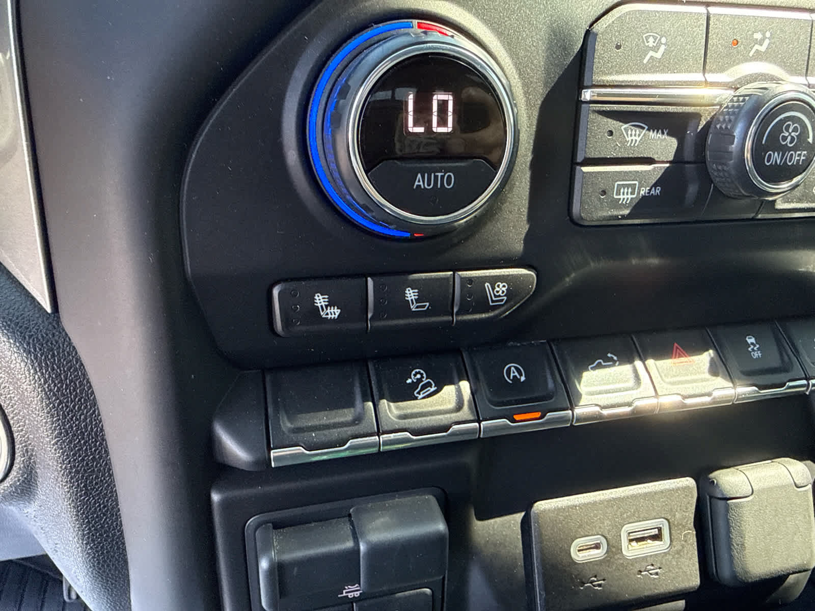 Certified 2020 Chevrolet Silverado 1500 LTZ AWD/4WD image 21
