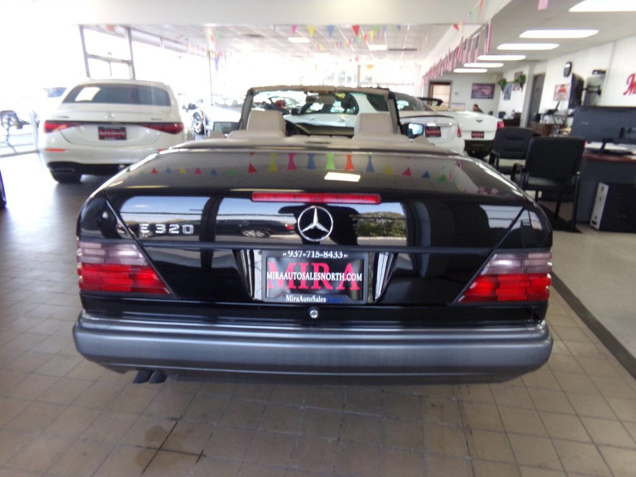Used 1994 Mercedes-Benz E 320 Convertible image 13