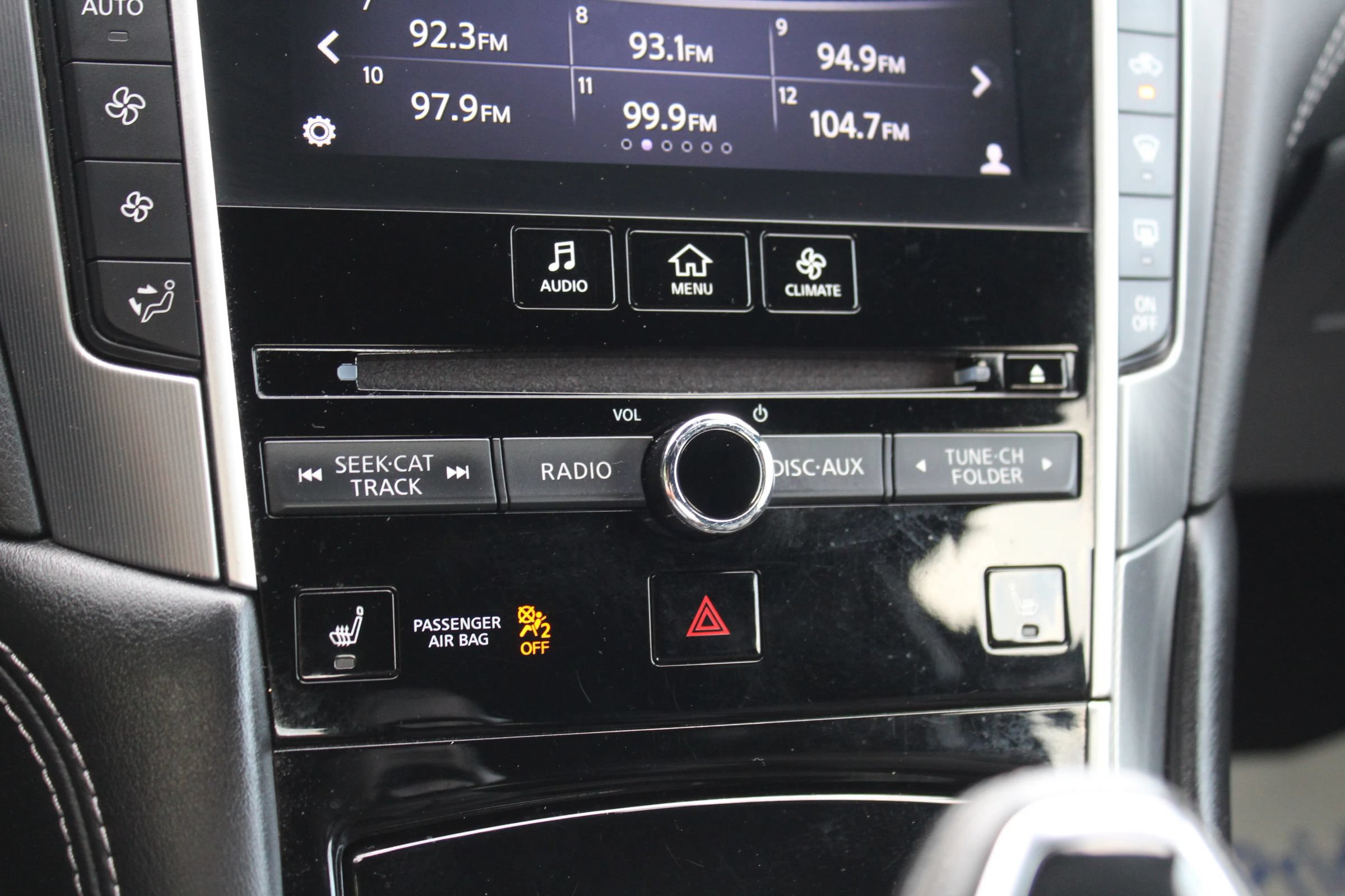 Used 2019 INFINITI Q60 3.0t Luxe w/ Essential Package AWD/4WD image 29