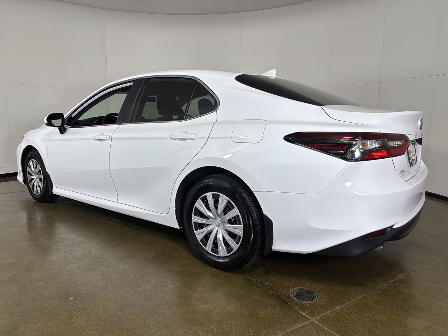 Used 2023 Toyota Camry LE FWD image 21