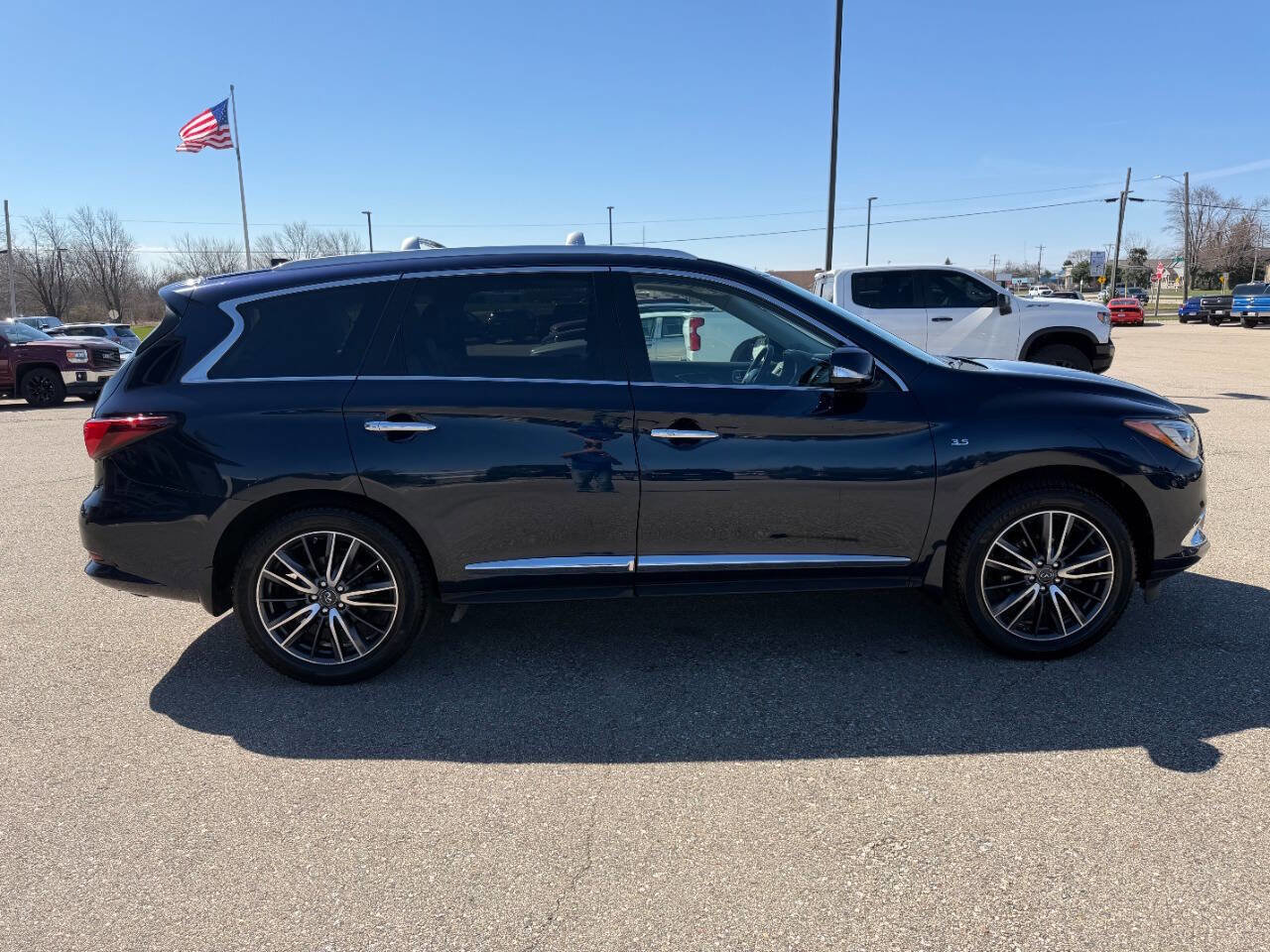 Used 2017 INFINITI QX60 Luxe w/ Deluxe Technology Package AWD/4WD image 6