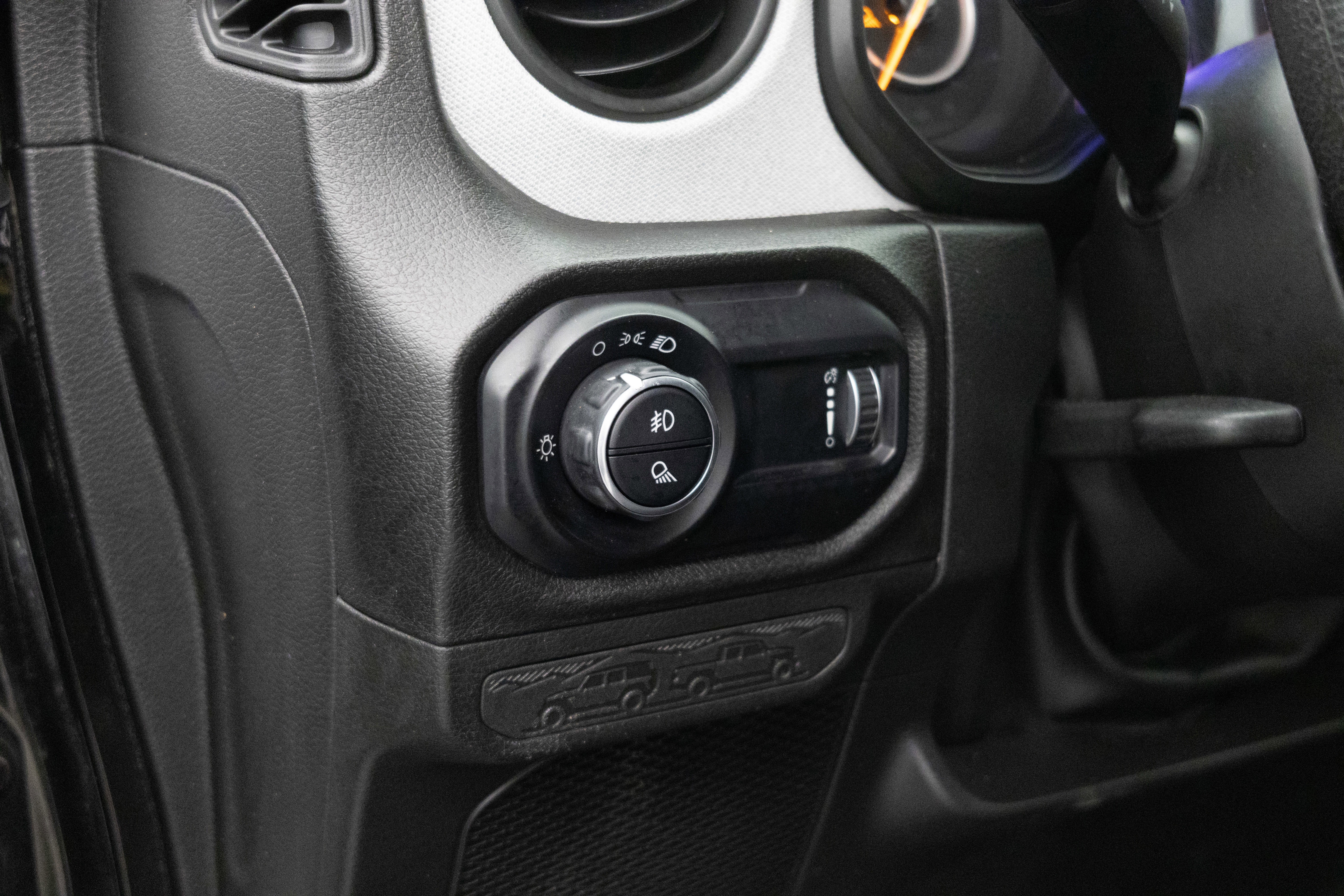 Used 2024 Jeep Gladiator Sport image 18
