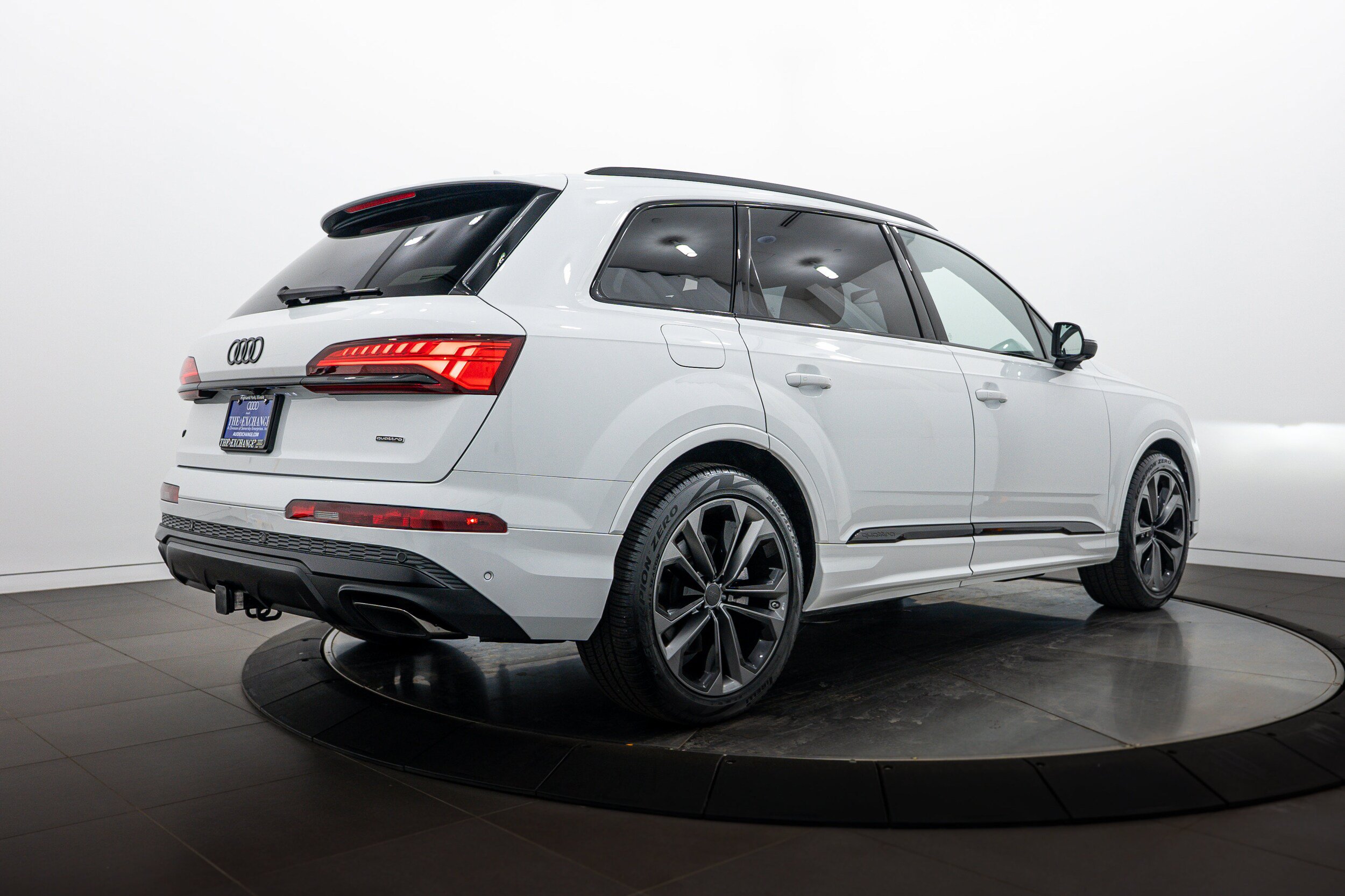 Used 2026 Audi Q7 3.0T Premium Plus w/ Premium Plus Package AWD/4WD image 4