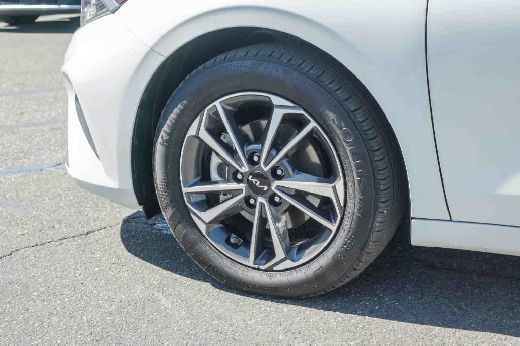 Certified 2024 Kia Forte LXS w/ LXS Technology Package FWD image 9