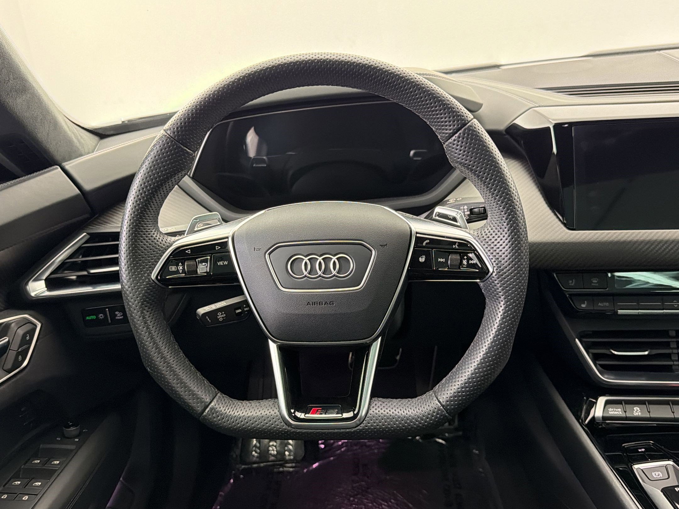 Used 2024 Audi RS e-tron GT w/ Carbon Performance Package AWD/4WD image 17