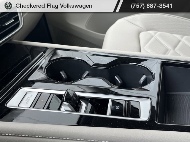 New 2025 Volkswagen Atlas SE image 42