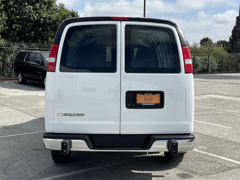 Used 2024 Chevrolet Express 2500 w/ Driver Convenience Package image 4