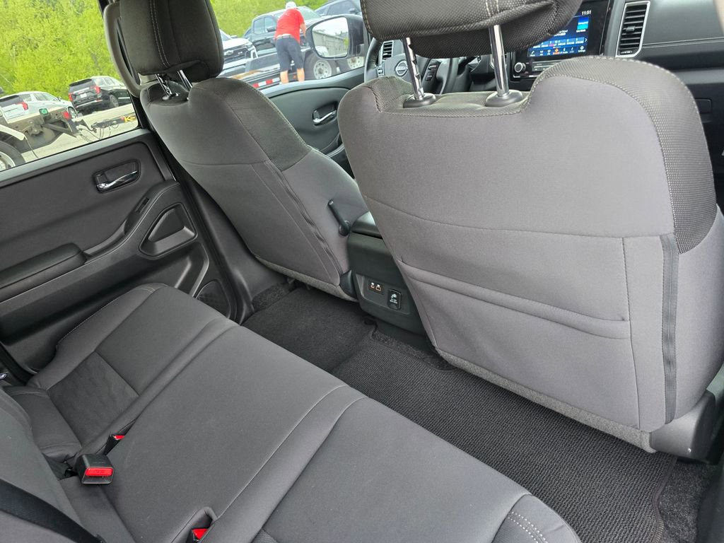Used 2024 Nissan Frontier SV AWD/4WD image 26