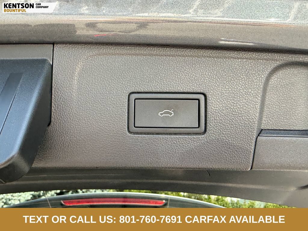 Used 2025 Volkswagen Atlas SE AWD/4WD image 32