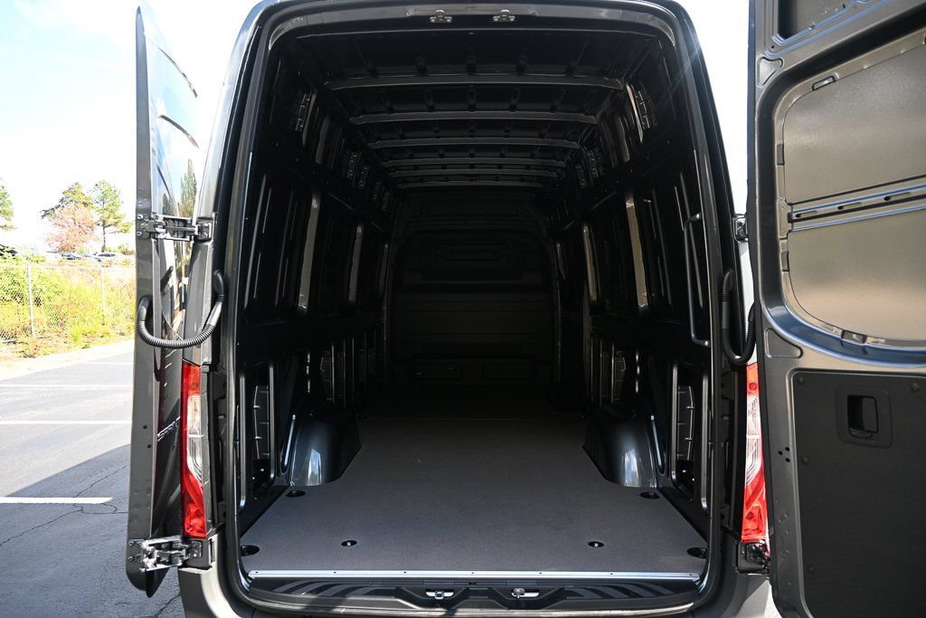 Used 2026 Mercedes-Benz Sprinter 2500 image 27