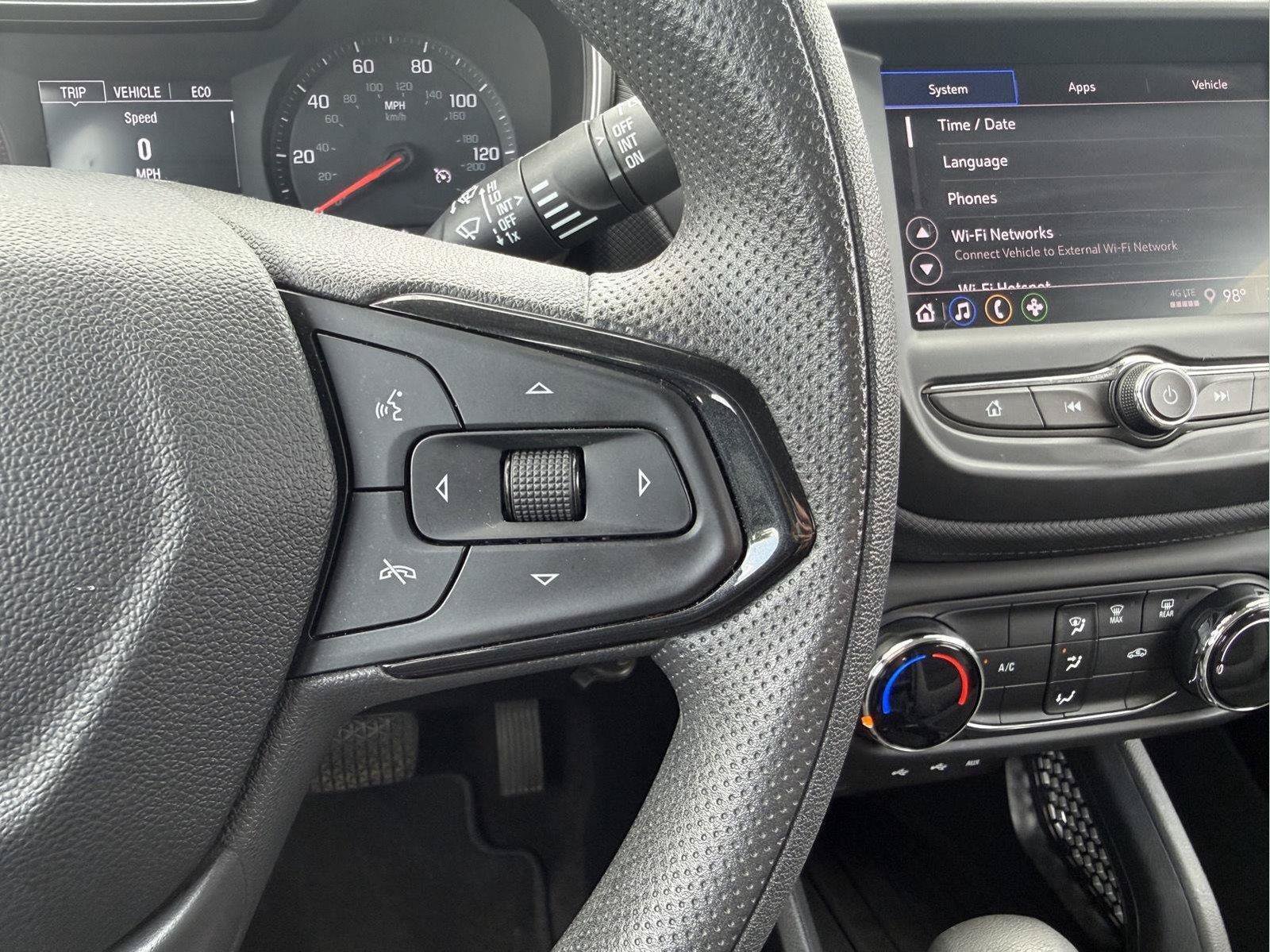 Used 2023 Chevrolet TrailBlazer LS FWD image 11