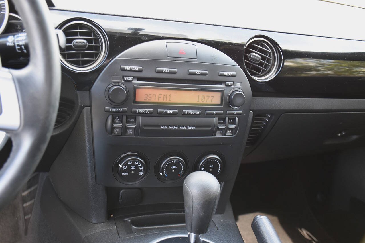 Used 2006 MAZDA MX-5 Miata Touring RWD image 15